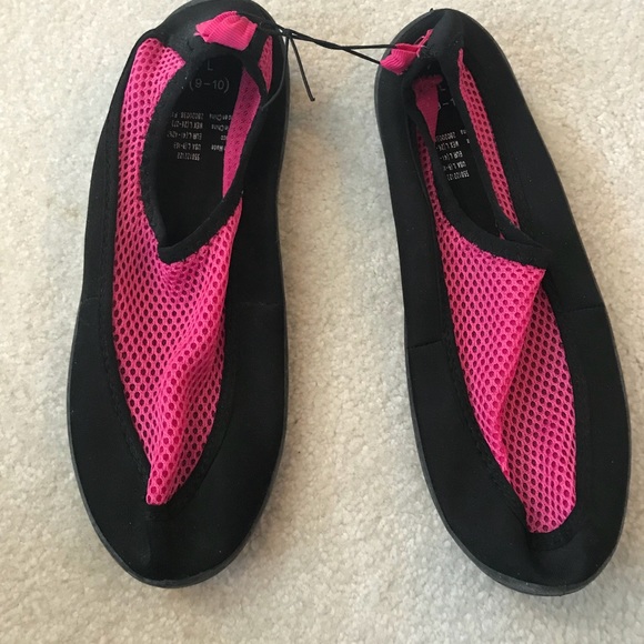 Water Shoes - Picture 4 of 4